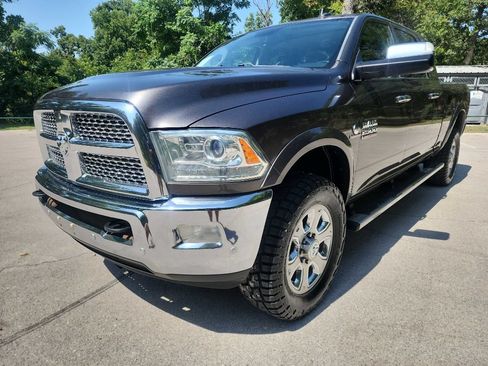 Used 2016 RAM 2500 Laramie AWD/4WD image 3