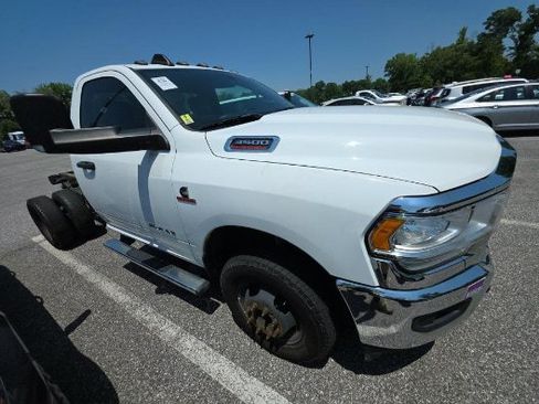 Used 2021 RAM 3500 Tradesman w/ Chrome Appearance Group AWD/4WD image 2