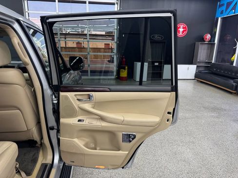Used 2010 Lexus LX 570 4WD image 20