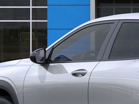 New 2026 Chevrolet Trax RS w/ Sunroof Package image 36