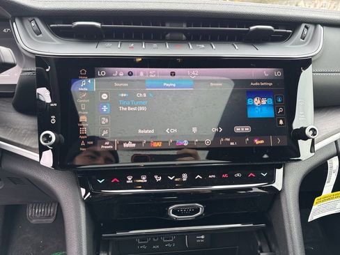 New 2026 Jeep Grand Cherokee Limited AWD/4WD image 13