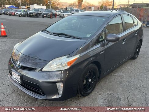 Used 2013 Toyota Prius Three w/ Solar Roof Pkg image 5