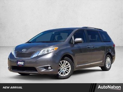 Used 2017 Toyota Sienna XLE Premium