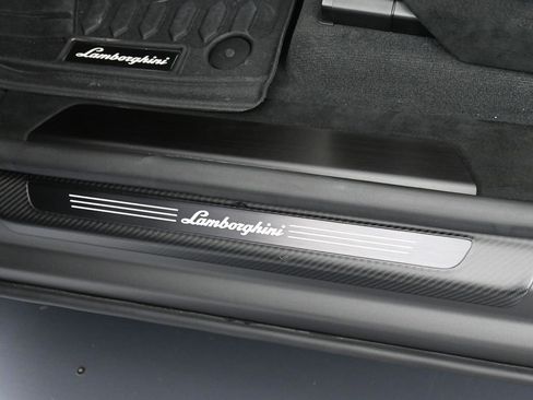 Used 2024 Lamborghini Urus Performante image 17