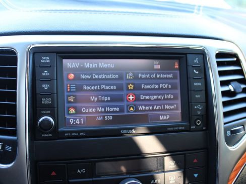 Used 2012 Jeep Grand Cherokee Overland image 24