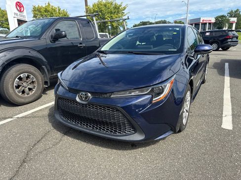 Used 2020 Toyota Corolla LE FWD image 12