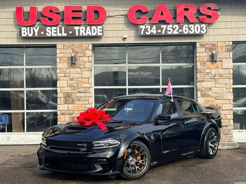 Used 2022 Dodge Charger SRT Hellcat w/ SRT Black Package image 2