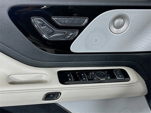 Used 2025 Lincoln Aviator Reserve w/ Luxury Package image 10