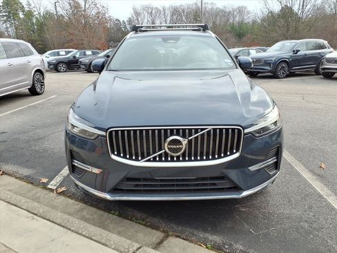 Used 2023 Volvo XC60 B5 Plus w/ Climate Package FWD image 10