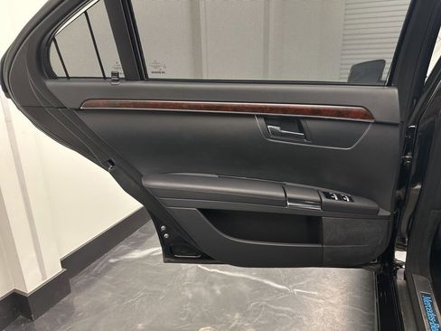 Used 2013 Mercedes-Benz S 550 4MATIC image 14