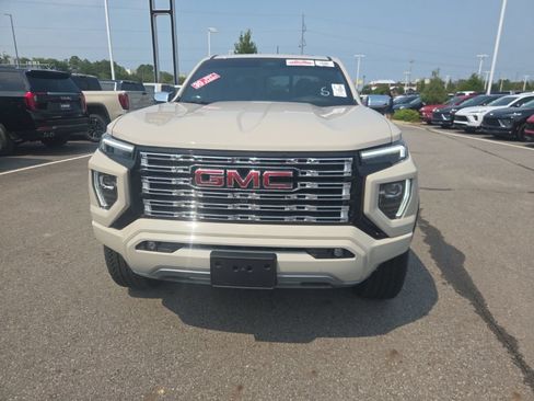 Used 2026 GMC Canyon Denali AWD/4WD image 2