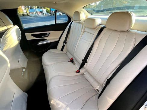 Certified 2025 Mercedes-Benz E 350 4MATIC Sedan image 9