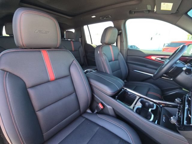 Used 2025 Chevrolet Traverse RS FWD image 22