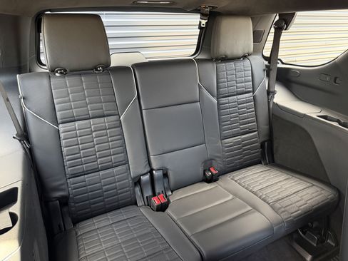 Used 2025 Cadillac Escalade V AWD/4WD image 33