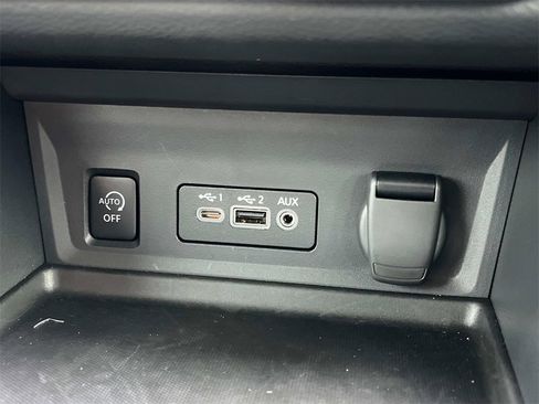 Certified 2025 Nissan Sentra SR image 31