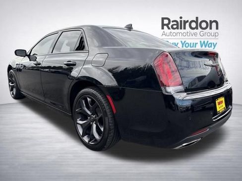 Used 2023 Chrysler 300 S RWD image 5