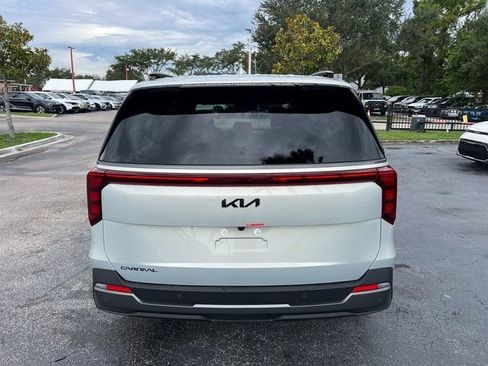 New 2026 Kia Carnival SX w/ SX Dark Edition Package FWD image 7