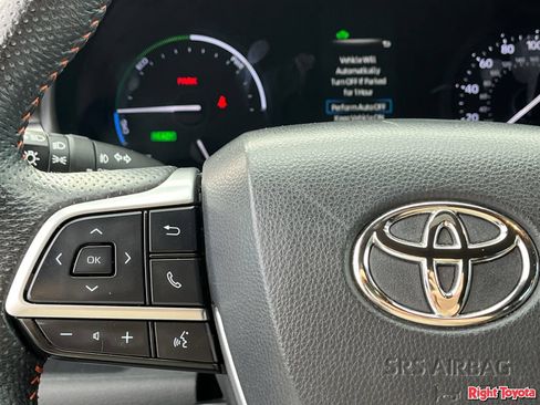 Certified 2022 Toyota Sienna XSE w/ XSE Plus Package FWD image 23