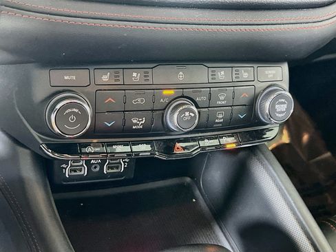 Used 2023 Dodge Durango GT AWD/4WD image 16