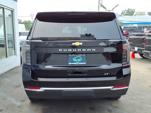 Used 2026 Chevrolet Suburban LT w/ Comfort Package AWD/4WD image 5