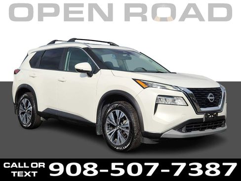 Used 2022 Nissan Rogue SV w/ SV Premium Package image 1