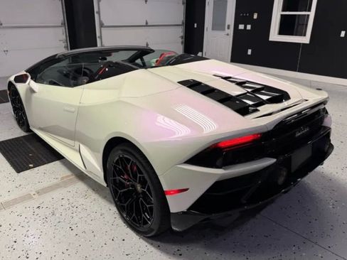 Used 2024 Lamborghini Huracan EVO AWD/4WD image 7