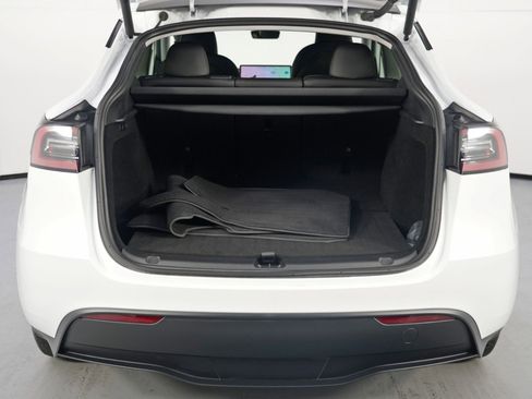 Used 2023 Tesla Model Y Long Range image 10