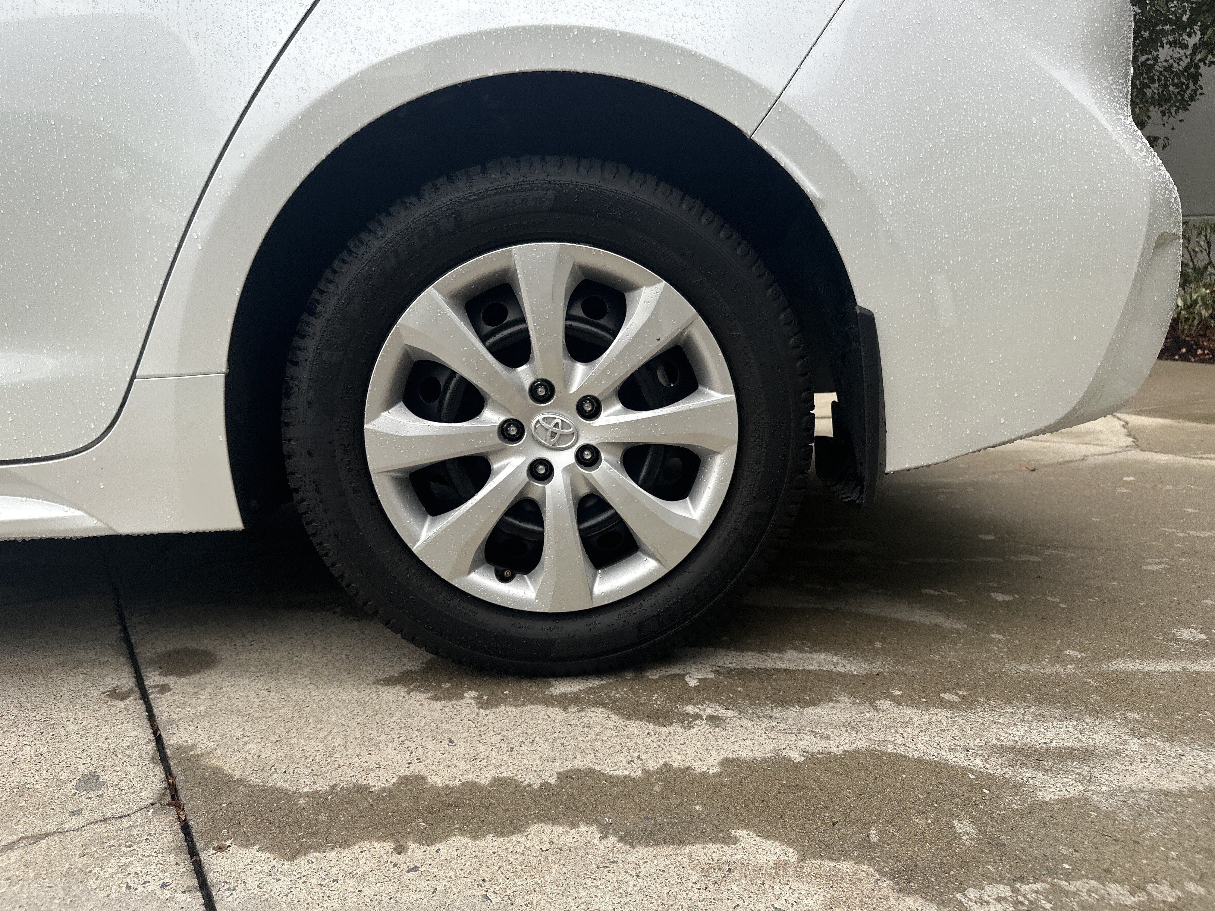 Used 2026 Toyota Corolla LE FWD image 34