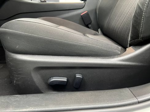 Used 2025 Nissan Altima 2.5 SV FWD image 13