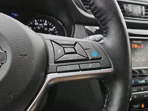 Certified 2022 Nissan Rogue Sport SV w/ Technology Package image 20