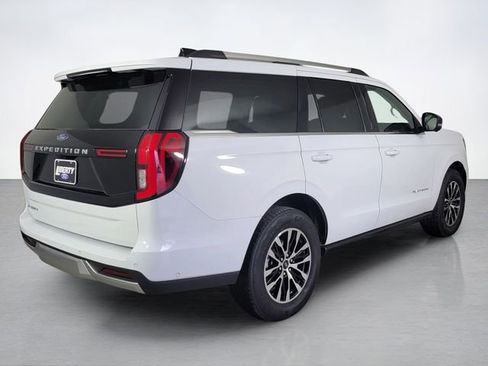 Certified 2025 Ford Expedition Platinum AWD/4WD image 3