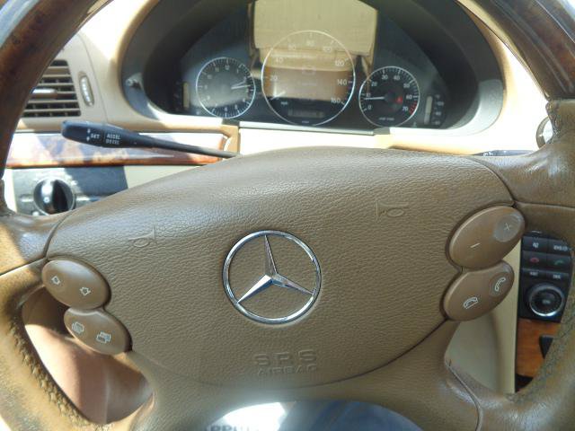 Used 2009 Mercedes-Benz E 350 4MATIC Sedan image 30