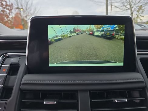 Used 2024 GMC Yukon XL SLE image 16