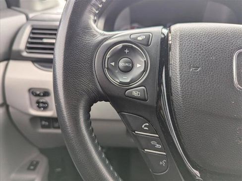 Used 2016 Honda Pilot Touring image 13