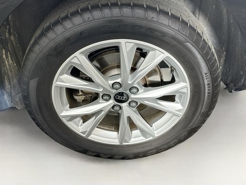 Used 2024 Audi Q3 2.0T Premium image 11