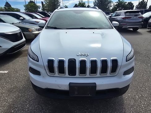 Used 2015 Jeep Cherokee Latitude AWD/4WD image 9