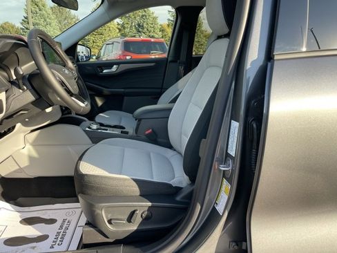 New 2025 Ford Escape Active w/ Active Premium Tech Pack image 28