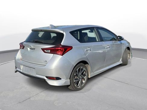 Used 2018 Toyota Corolla iM image 6