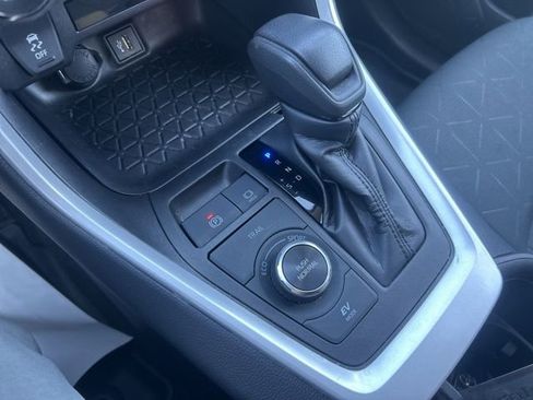 Used 2024 Toyota RAV4 XLE w/ Convenience Package image 18