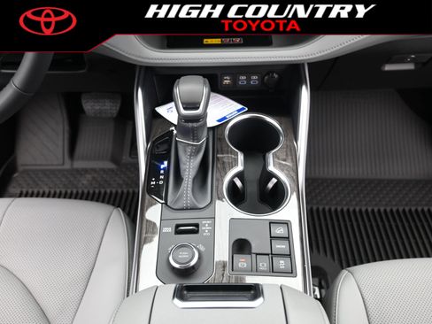 New 2026 Toyota Highlander Limited AWD/4WD image 19