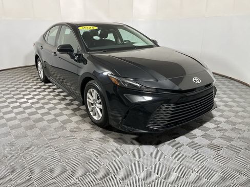 Used 2025 Toyota Camry LE FWD image 2