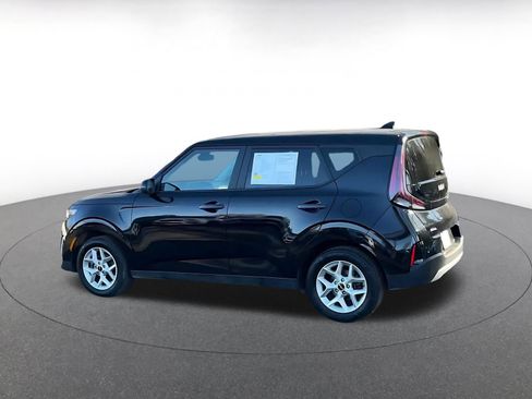Used 2025 Kia Soul LX w/ LX Technology Package image 9
