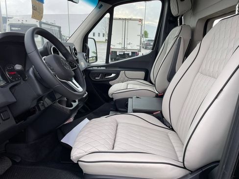 Used 2024 Mercedes-Benz Sprinter 3500 image 30