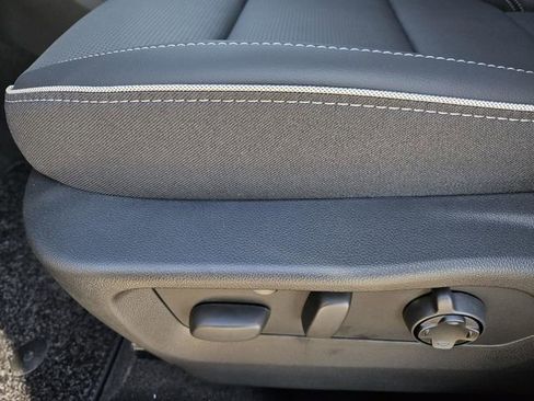 New 2025 Buick Envision Avenir image 15