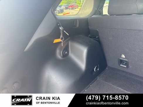 Used 2019 Jeep Cherokee Latitude w/ Popular Appearance Group FWD image 9