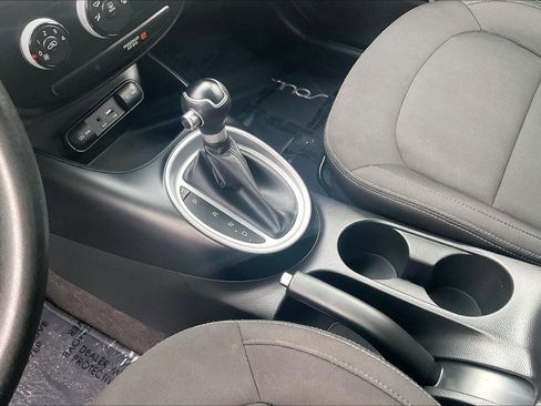 Used 2018 Kia Soul image 13