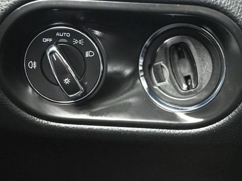 Used 2020 Porsche Macan AWD/4WD image 25