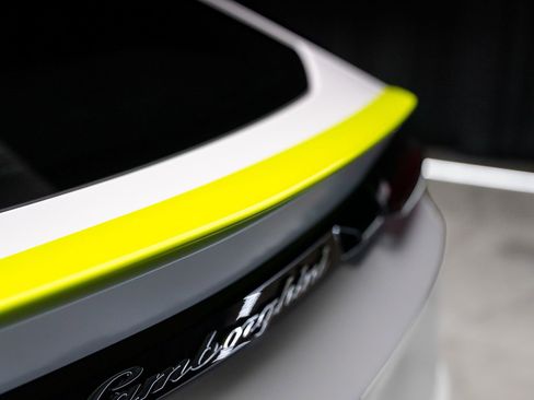 Used 2022 Lamborghini Urus image 37