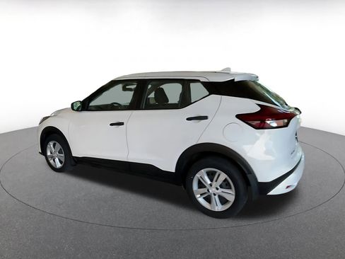 Used 2024 Nissan Kicks S image 10