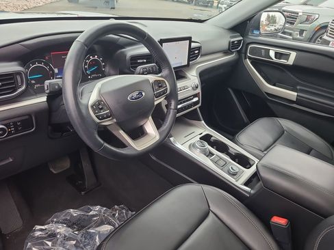 Used 2023 Ford Explorer XLT image 21